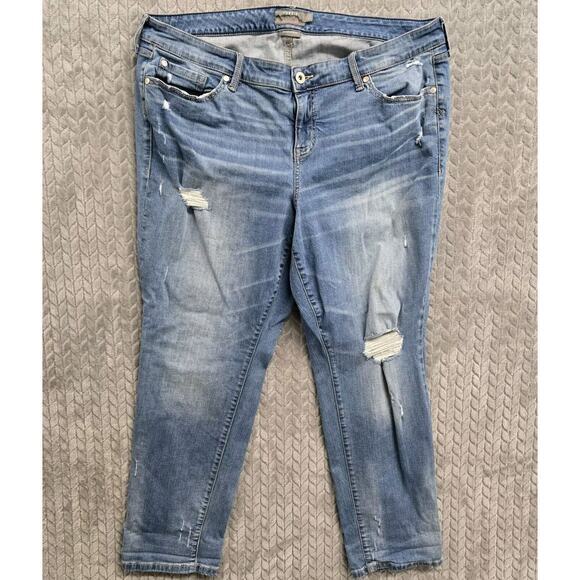 Torrid Vintage Stretch‎ Boyfriend Straight Jeans Sz 18R Blue Pockets Distressed - Picture 1 of 8